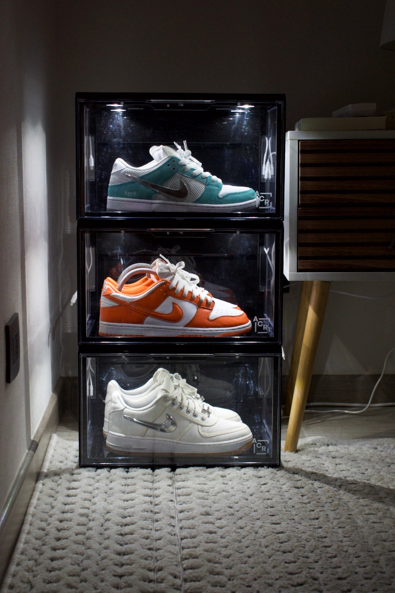 Caja Organizadora de Zapatos LED – Sneaker Box Acrílica con Control por Voz x2