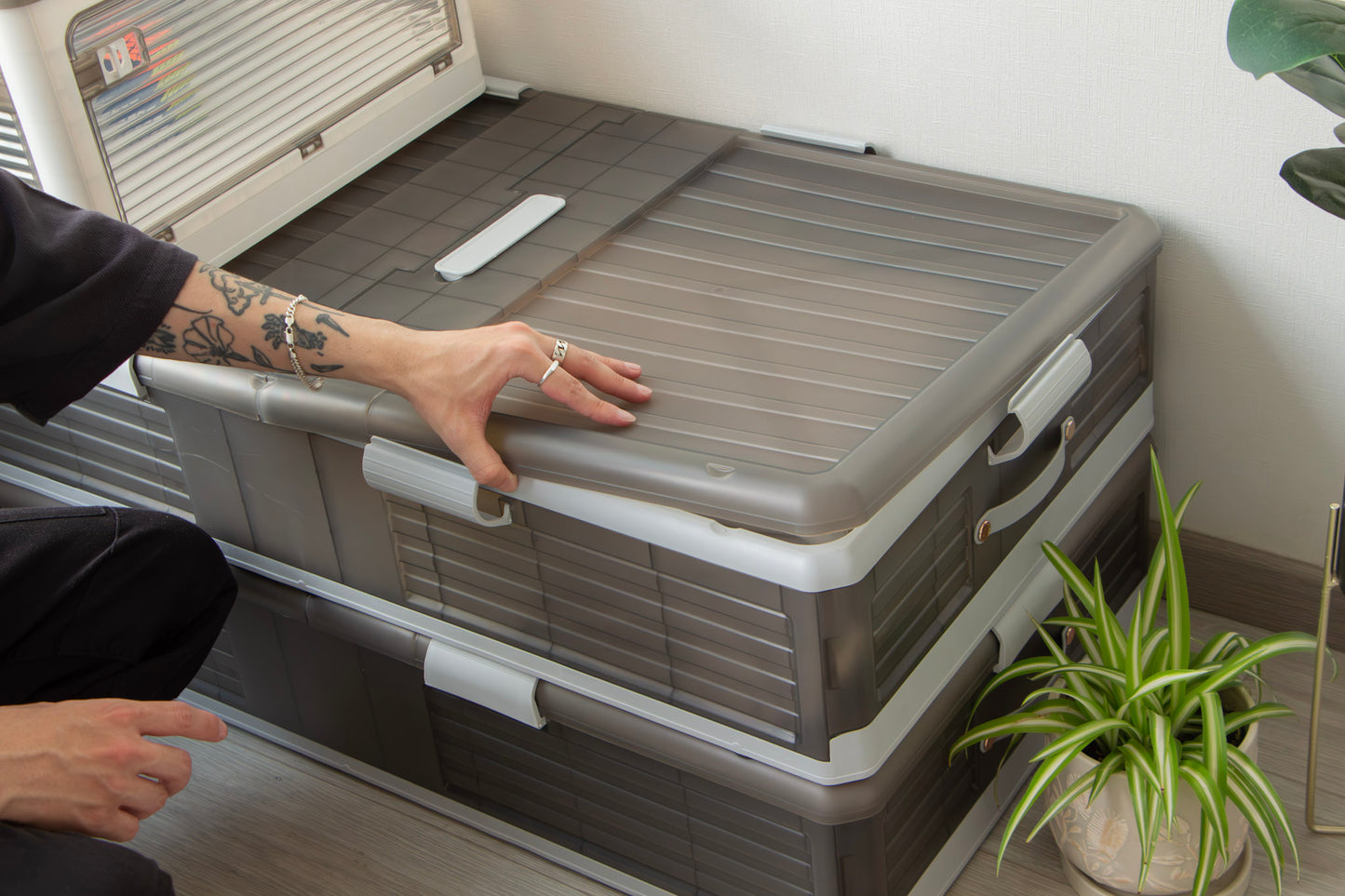 Caja Organizadora Bajo Cama Plegable con Ruedas - Apilable y Multiuso